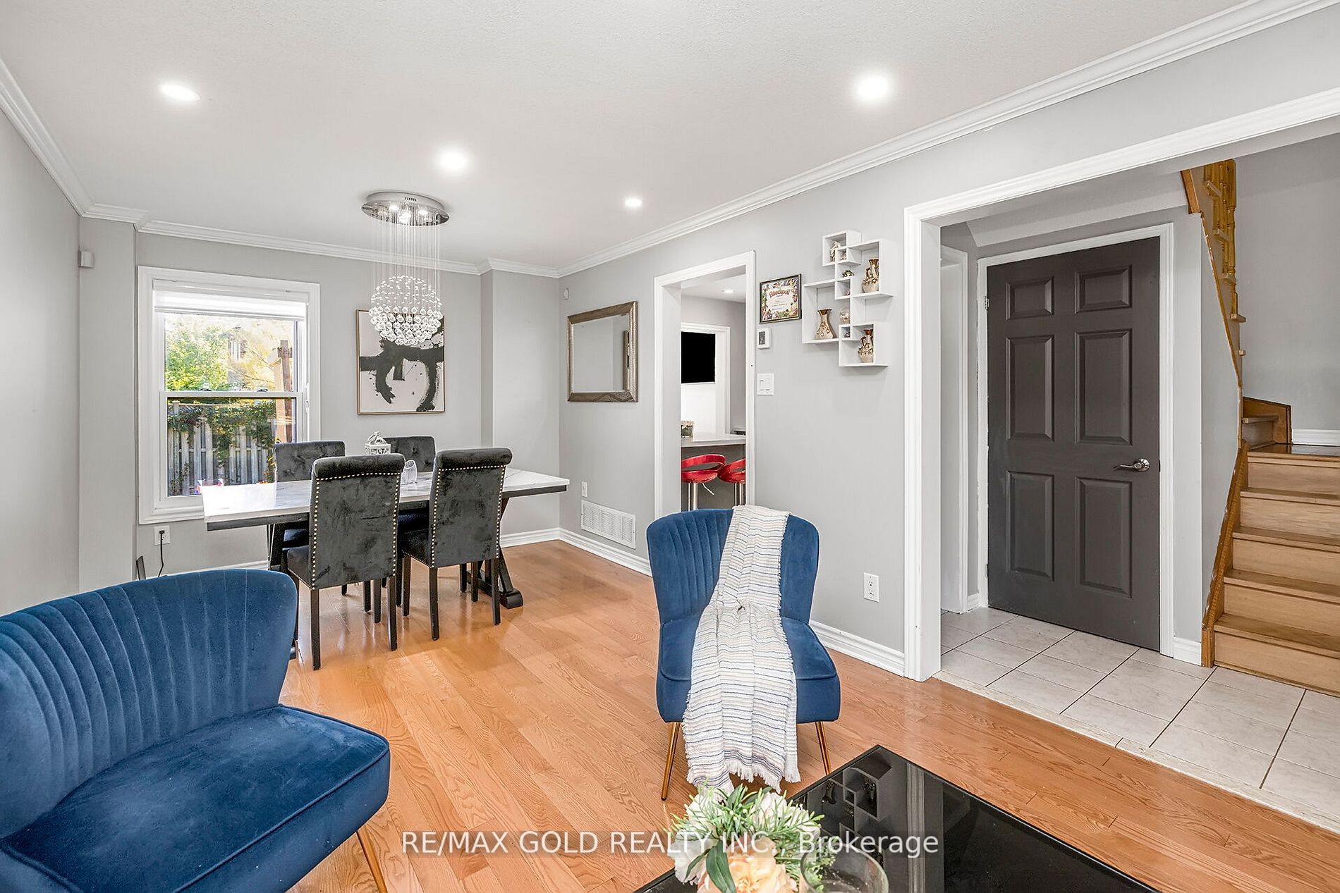 53 Smith Dr