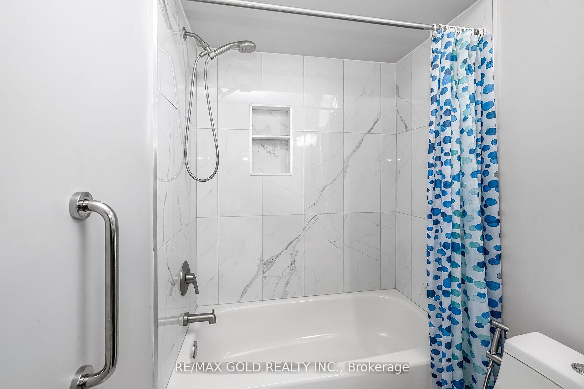 53 Smith Dr