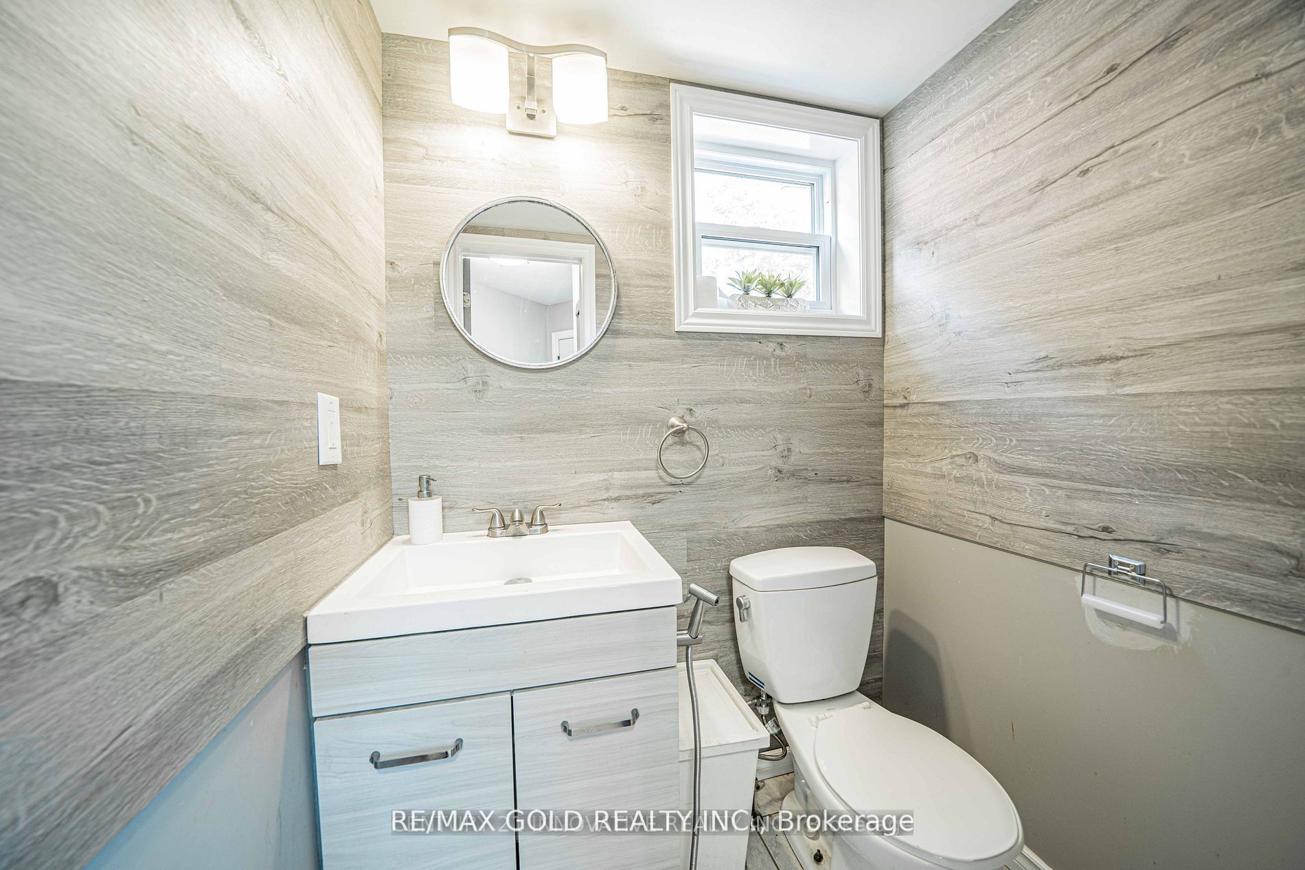 53 Smith Dr