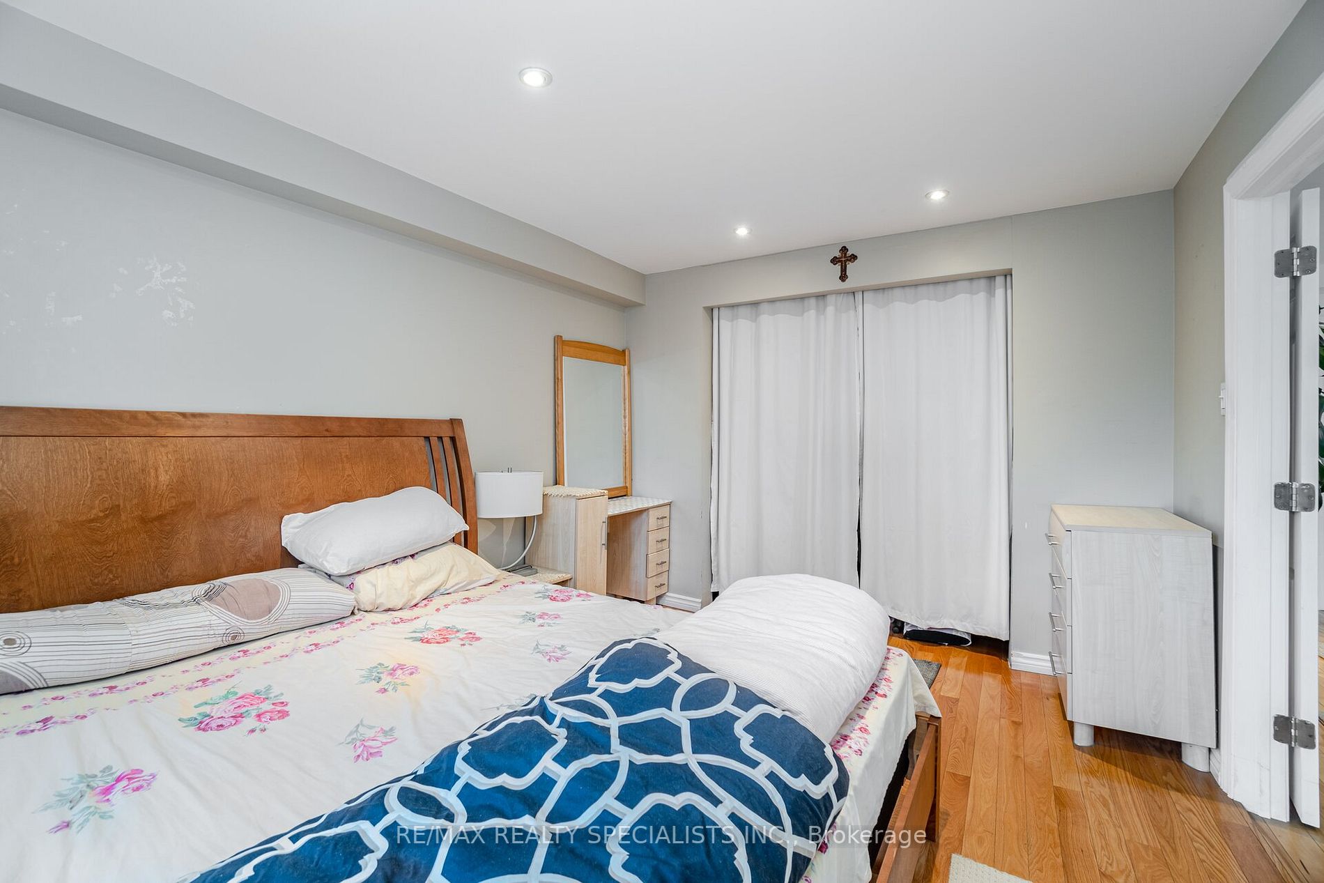 6991 Cadiz Cres