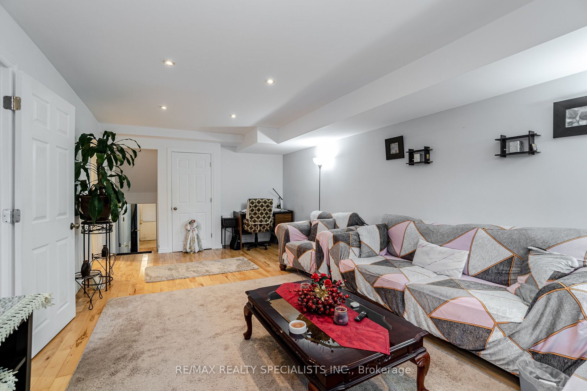 6991 Cadiz Cres