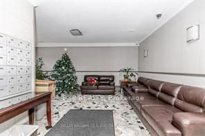 15 Elizabeth St N, #704