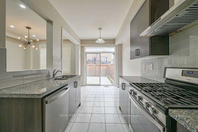 6 Brentwick Dr