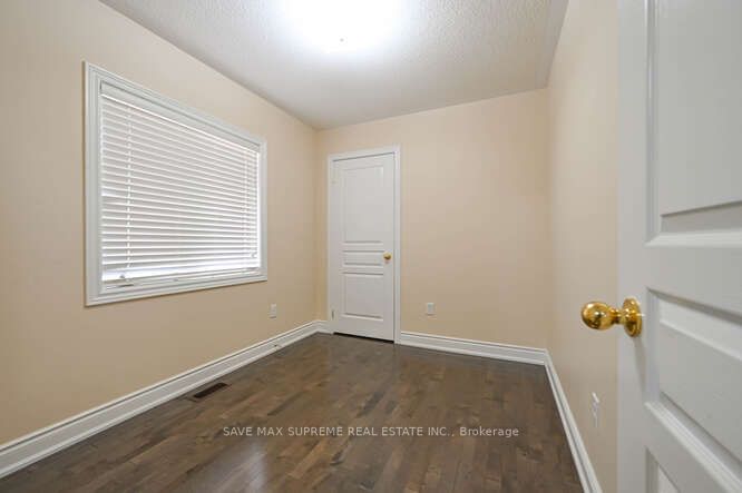 6 Brentwick Dr