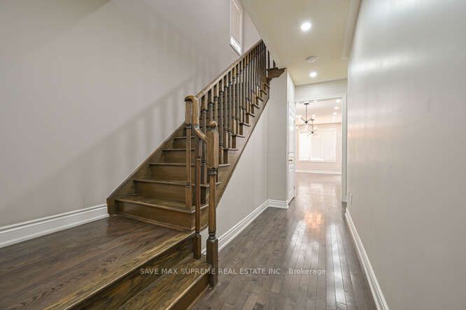 6 Brentwick Dr