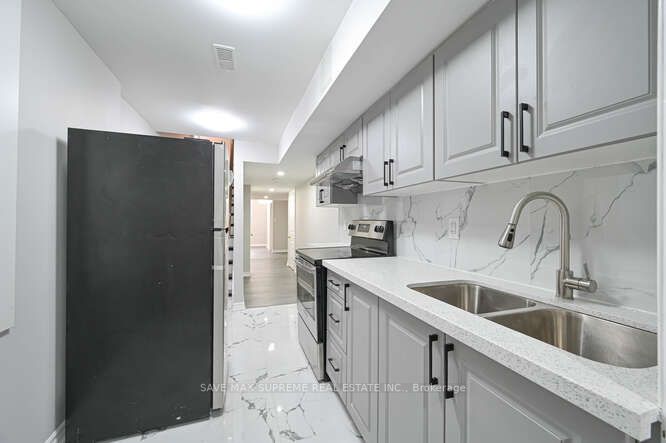 6 Brentwick Dr