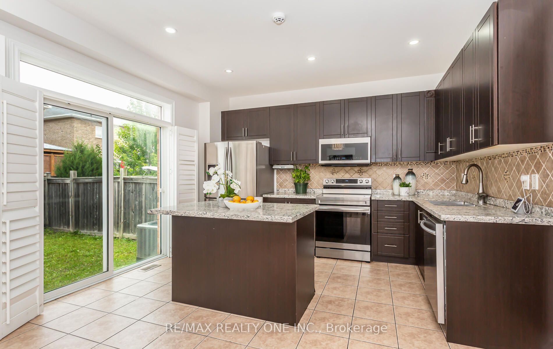 46 Boundbrook Dr
