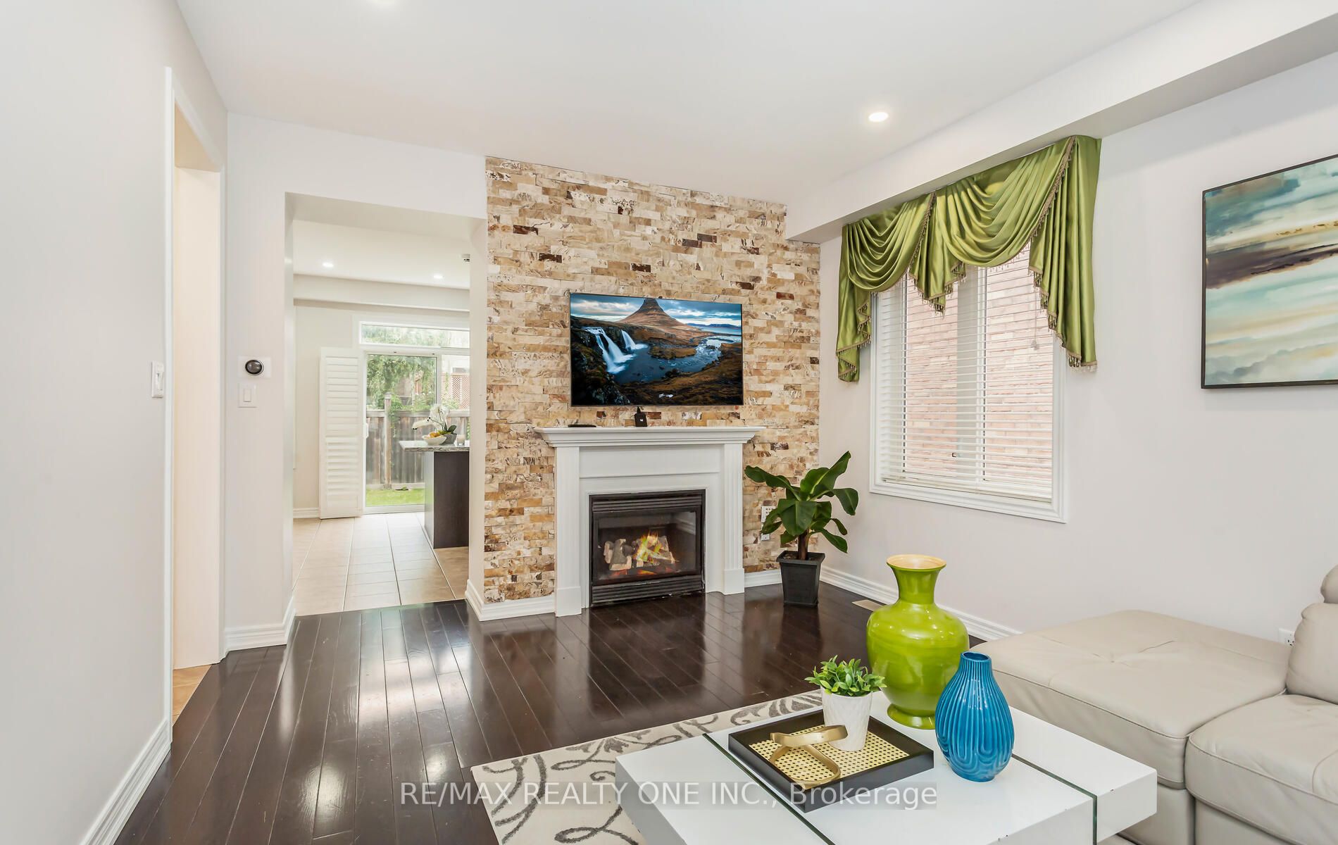 46 Boundbrook Dr