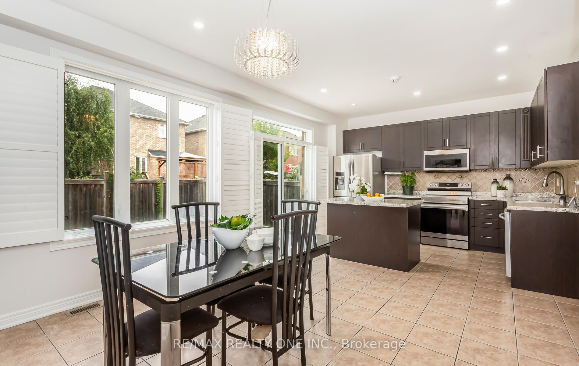 46 Boundbrook Dr