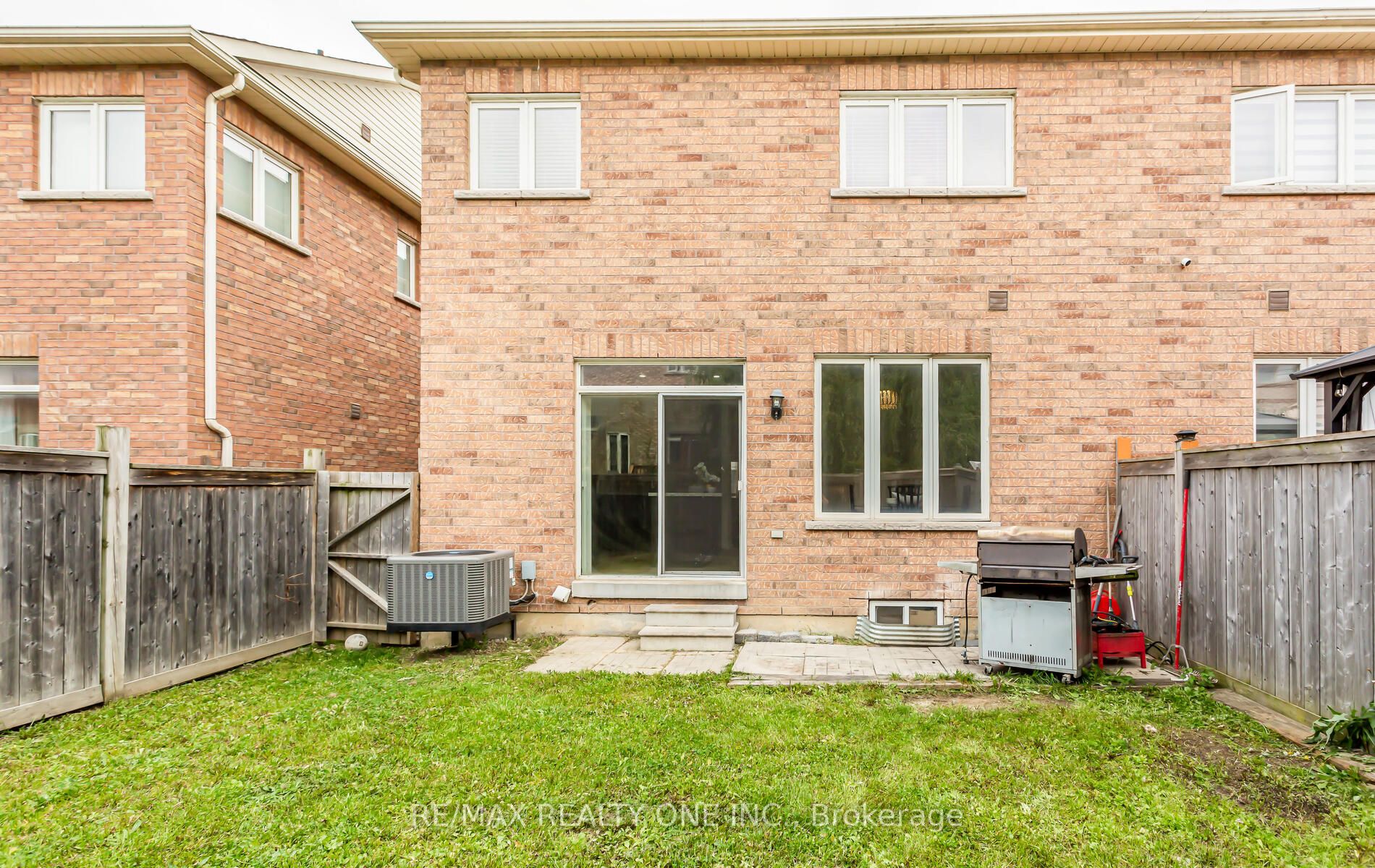 46 Boundbrook Dr