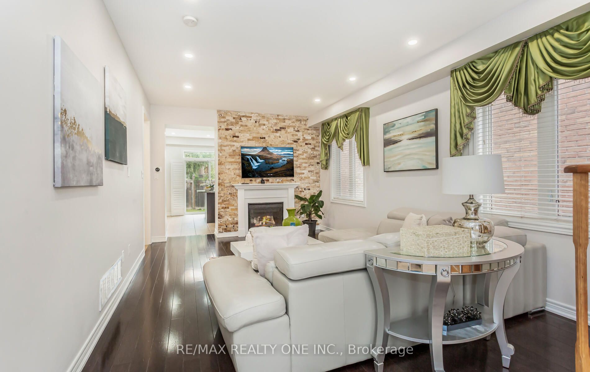 46 Boundbrook Dr
