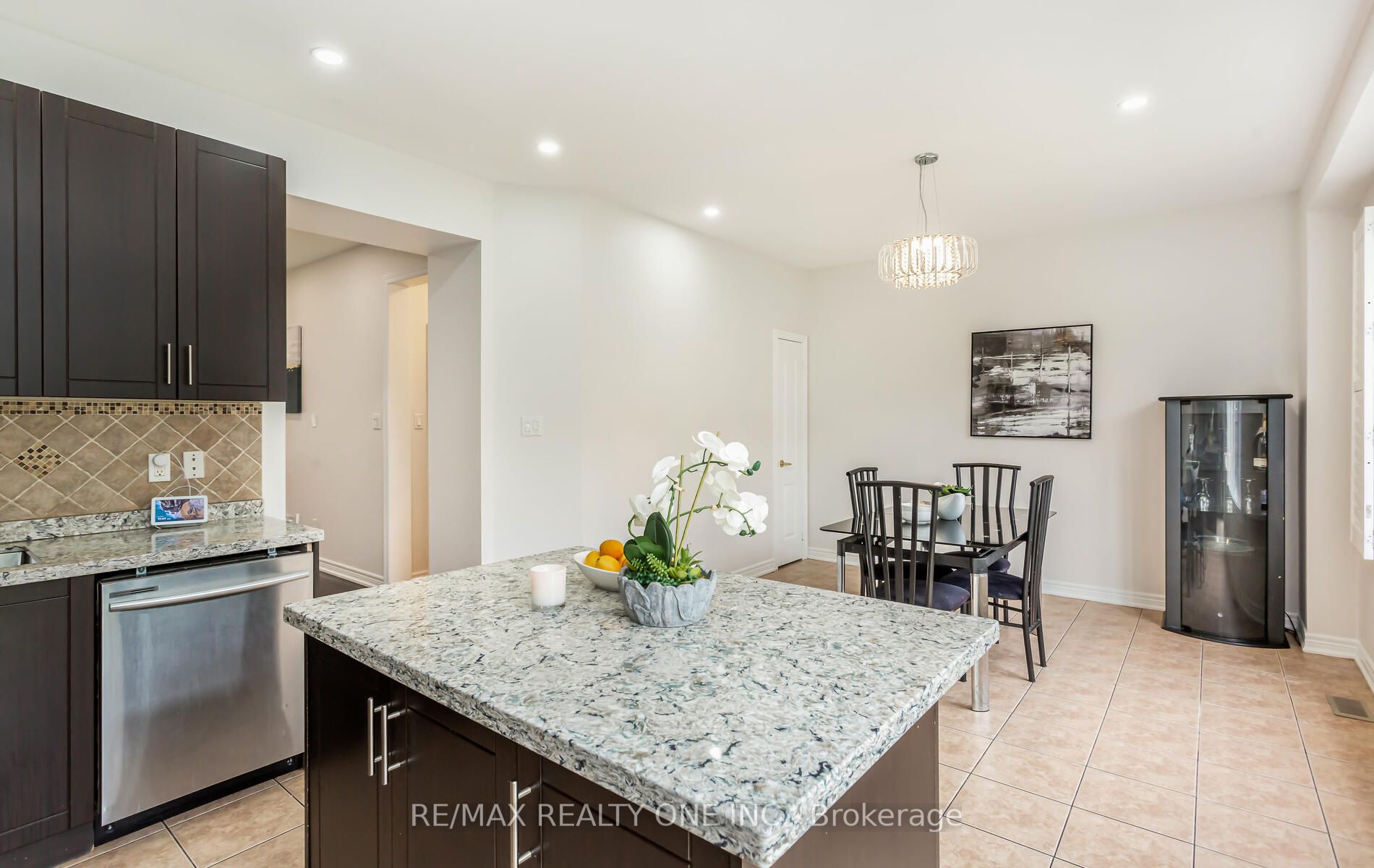 46 Boundbrook Dr
