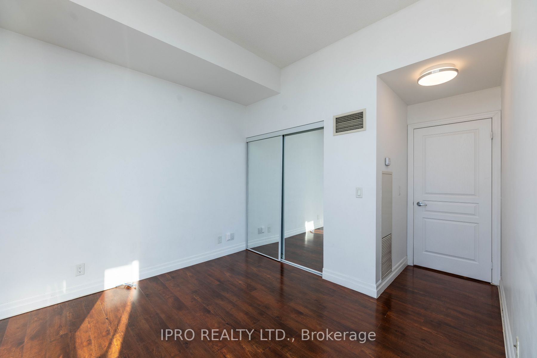 3939 Duke Of York Blvd, #3207