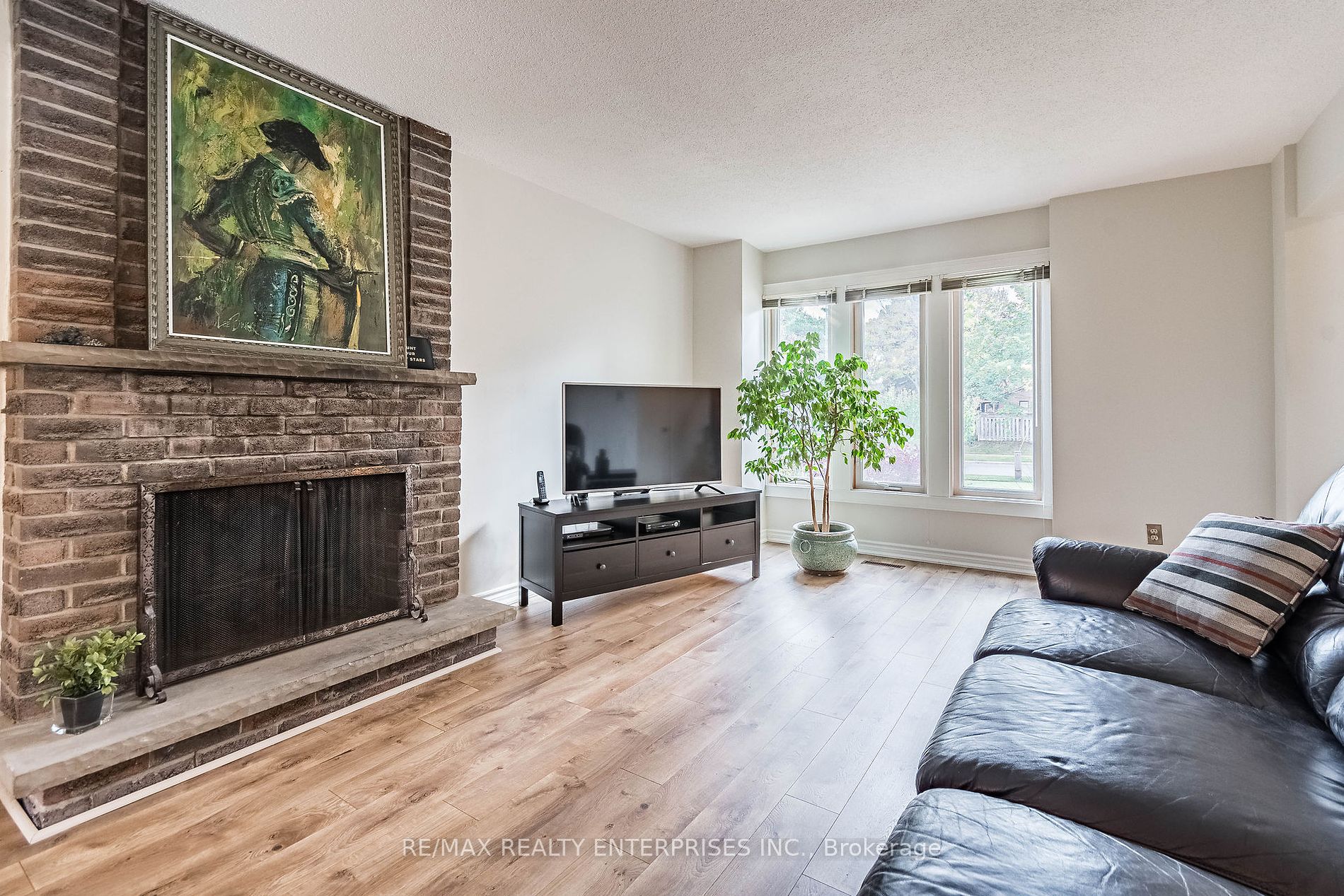 2985 Remea Crt