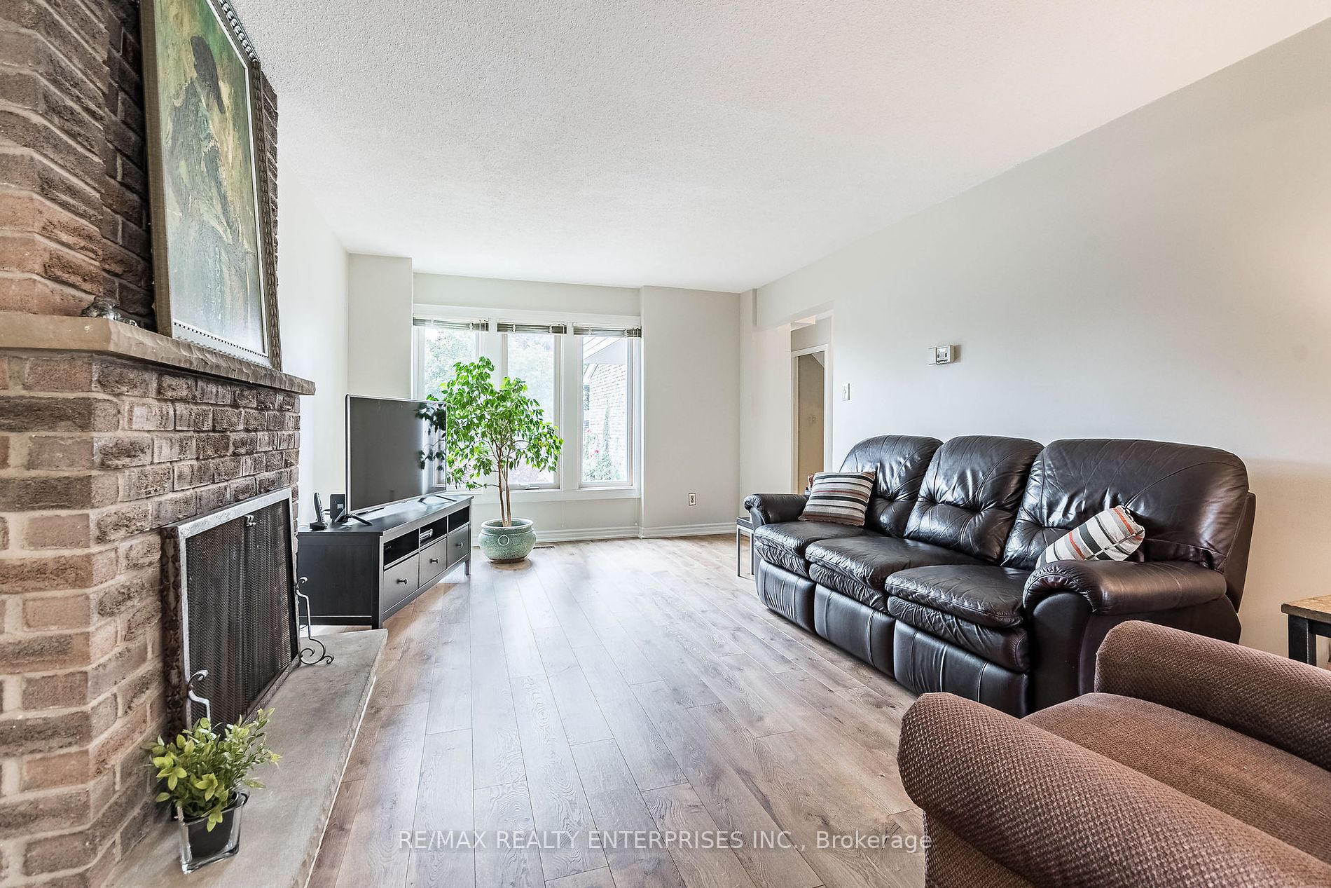 2985 Remea Crt