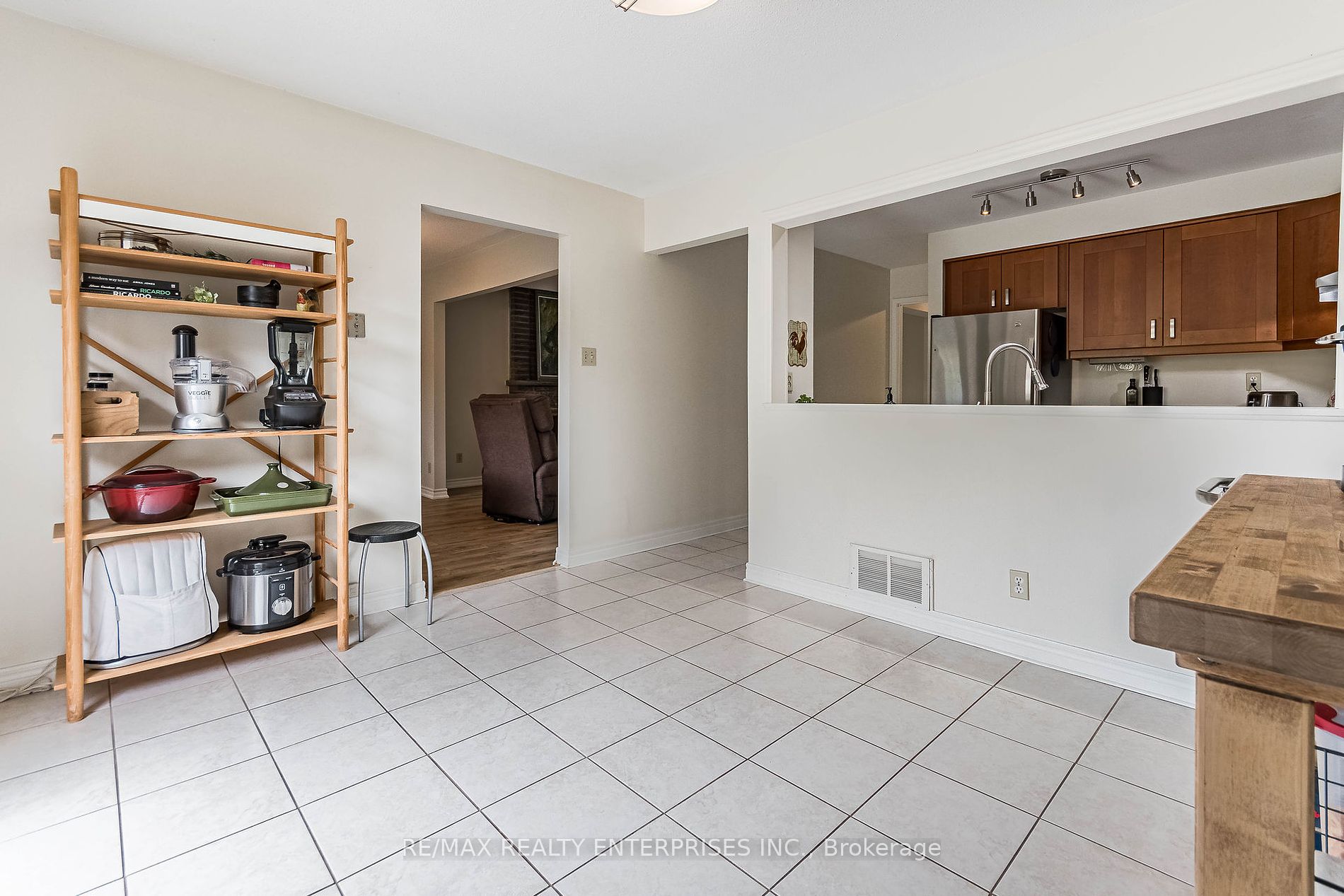 2985 Remea Crt