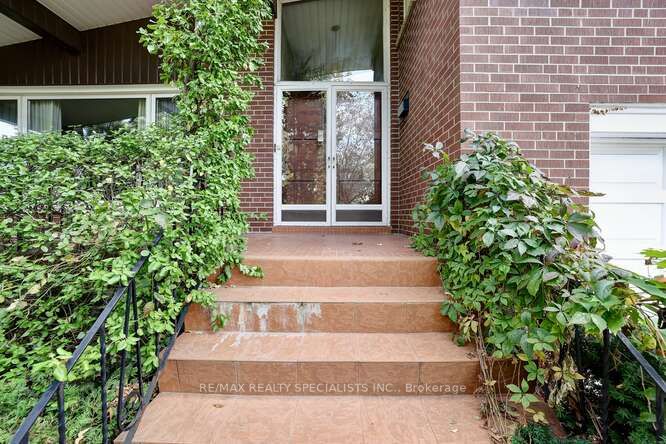 2204 Springfield Crt