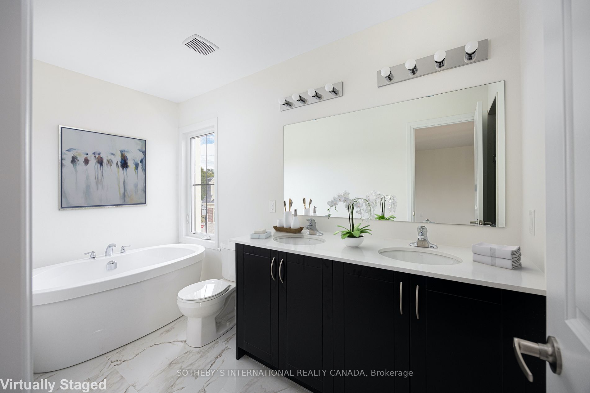 2102 Royal Gala Circ