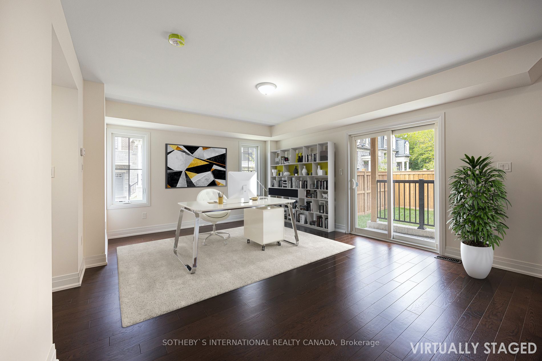 2102 Royal Gala Circ