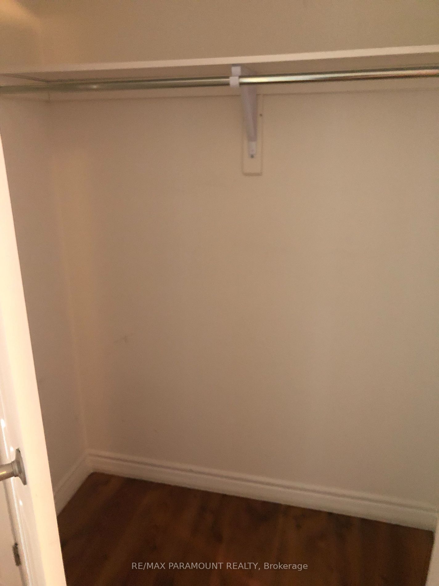 495 Queen Mary Dr, #Bk Unit
