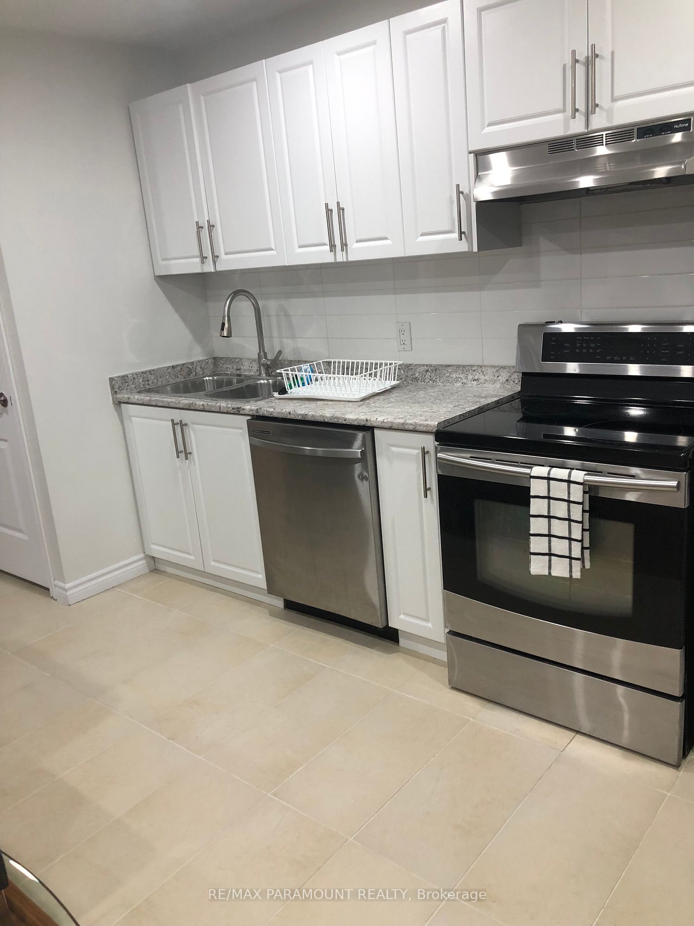 495 Queen Mary Dr, #Bk Unit
