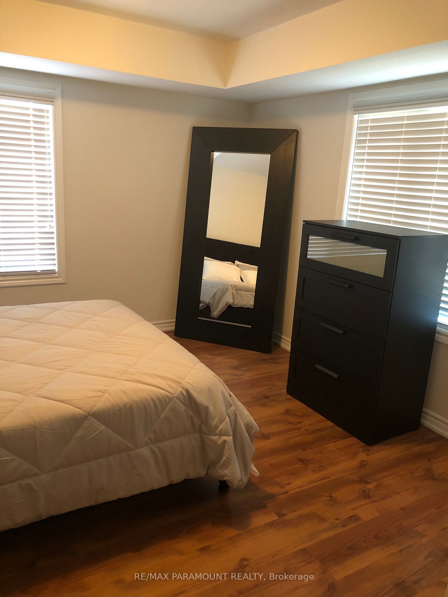 495 Queen Mary Dr, #Bk Unit