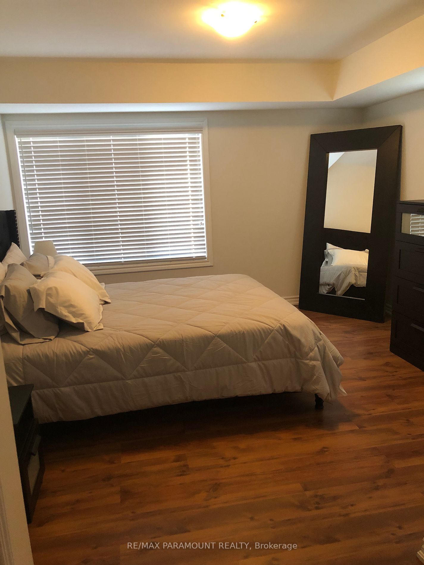 495 Queen Mary Dr, #Bk Unit