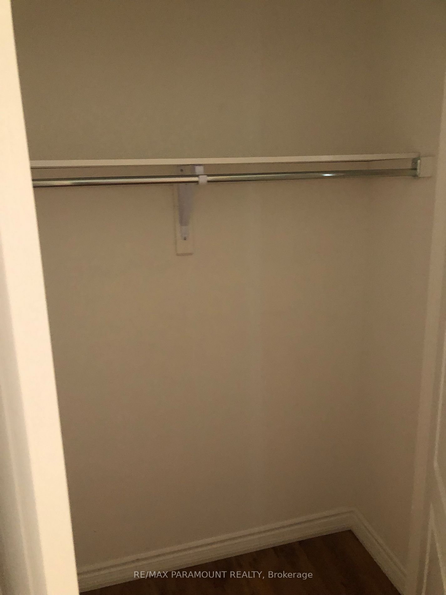 495 Queen Mary Dr, #Bk Unit
