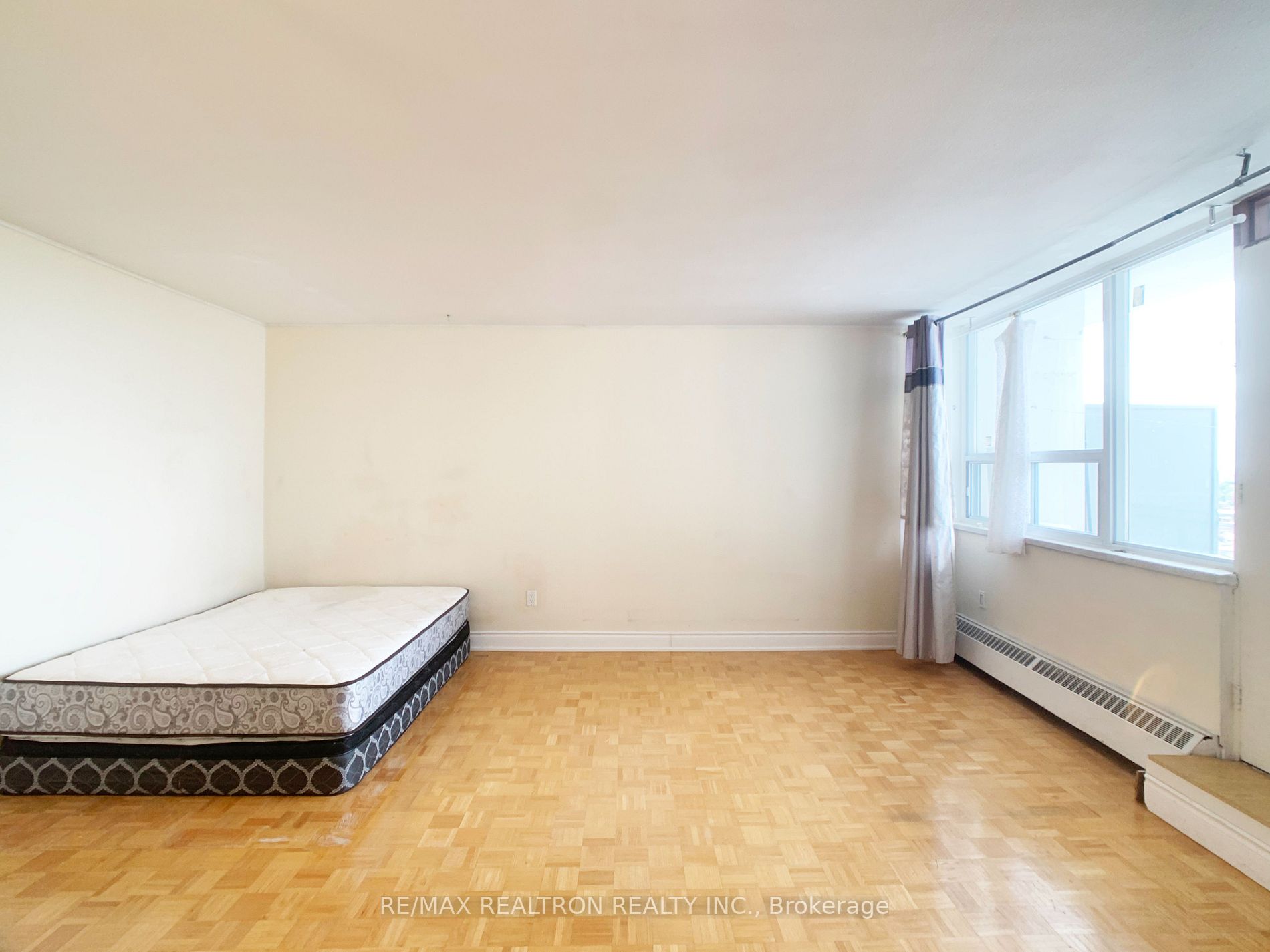 3460 Keele Street, #921