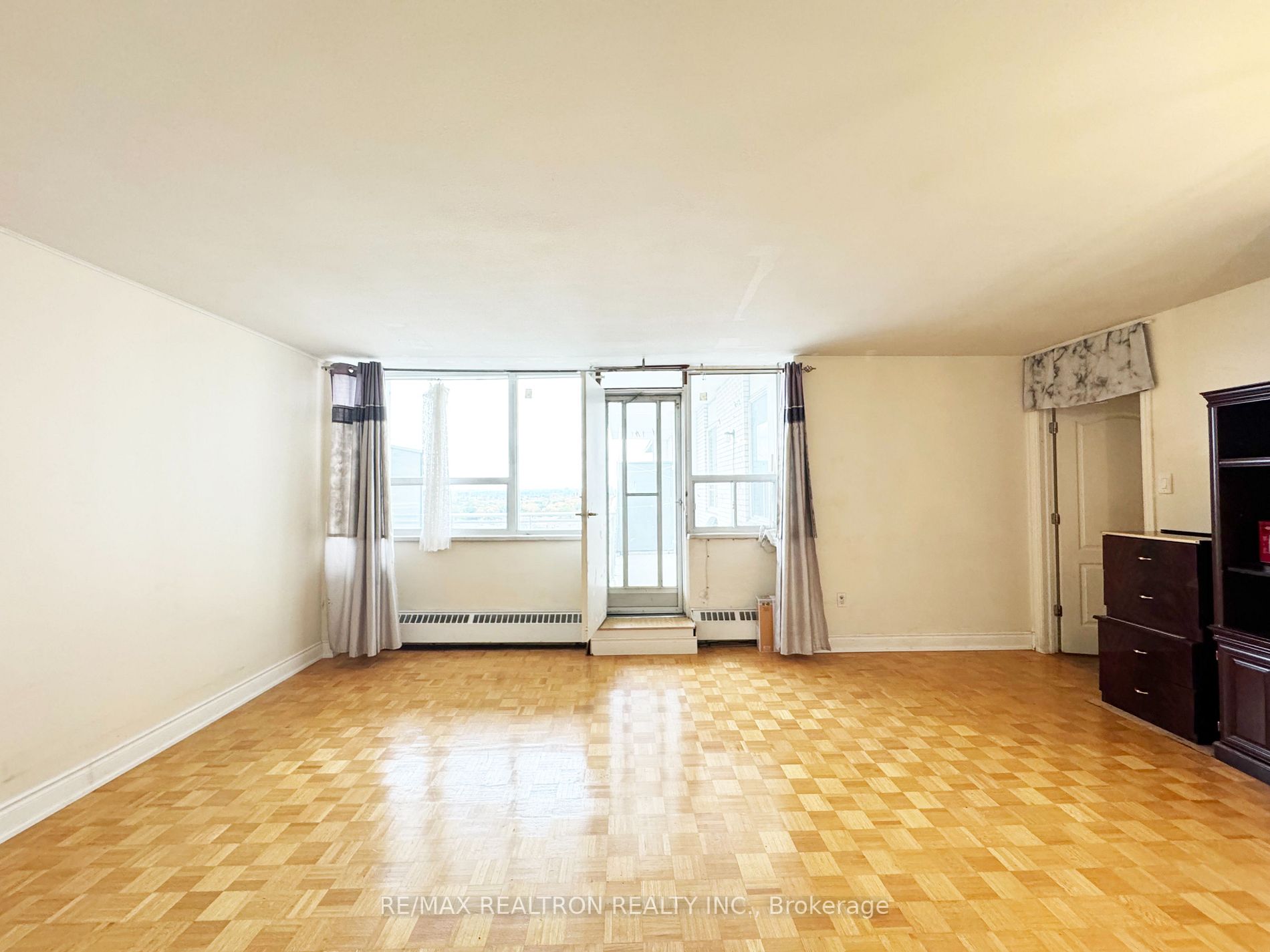 3460 Keele Street, #921