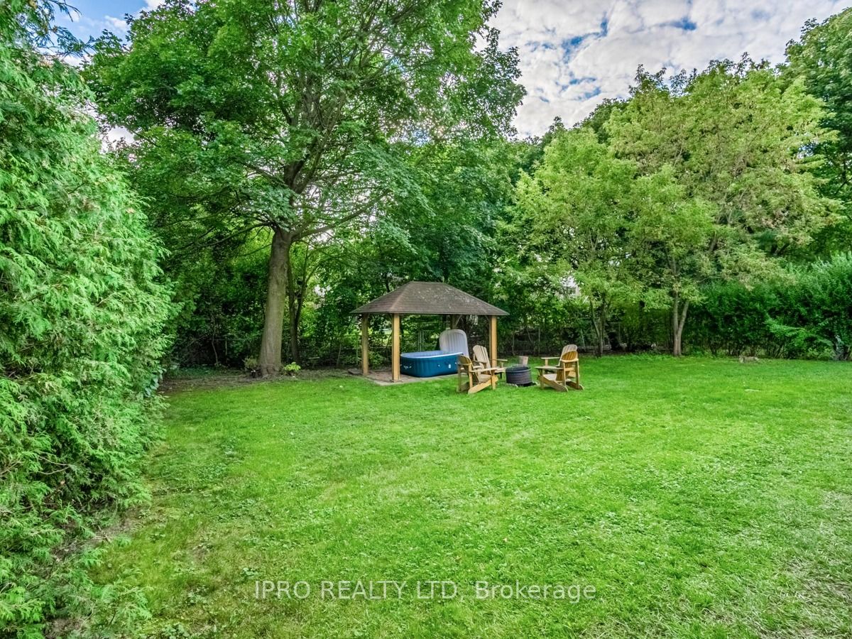 208 Glen Oak Dr