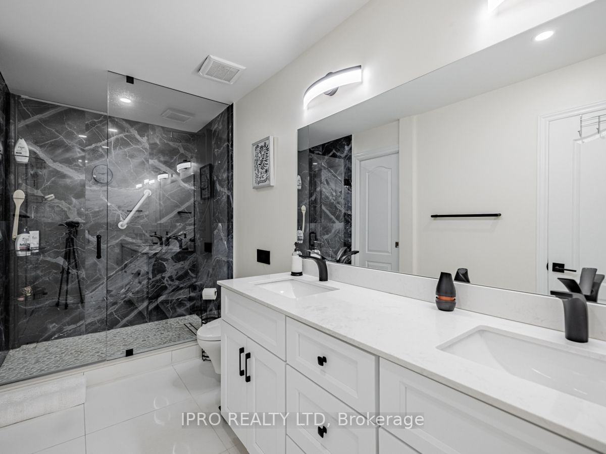 208 Glen Oak Dr