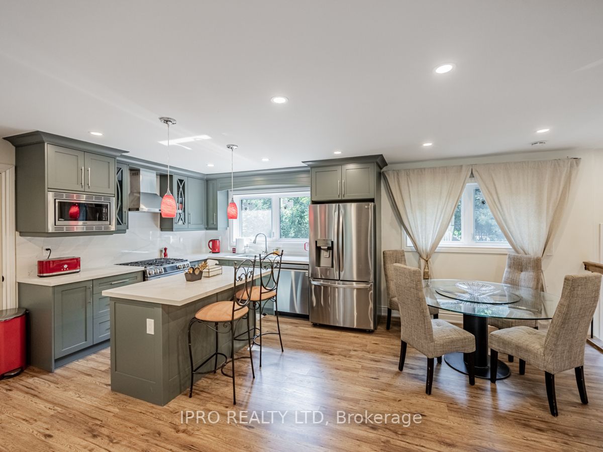 208 Glen Oak Dr