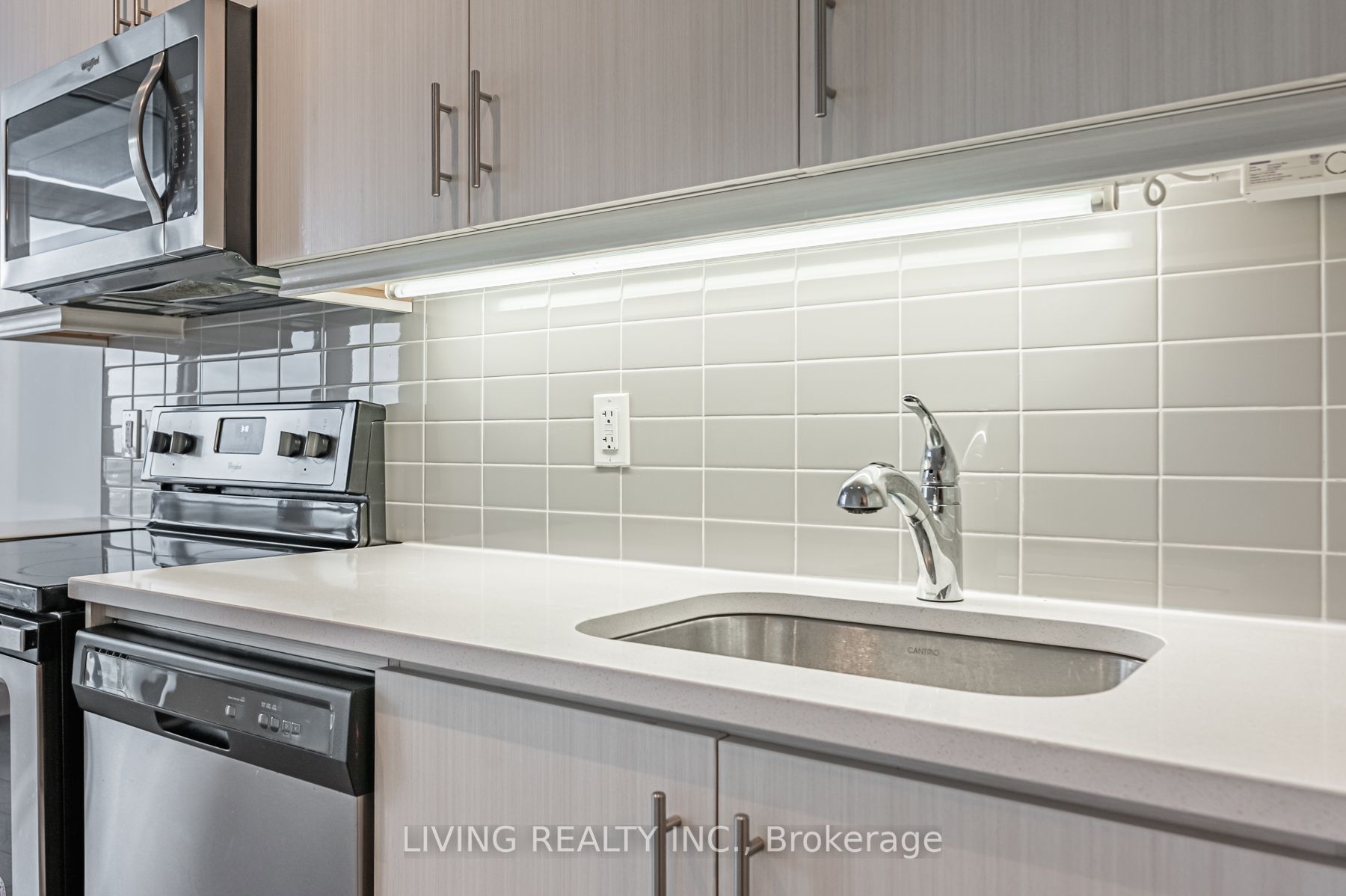 17 Zorra St, #510