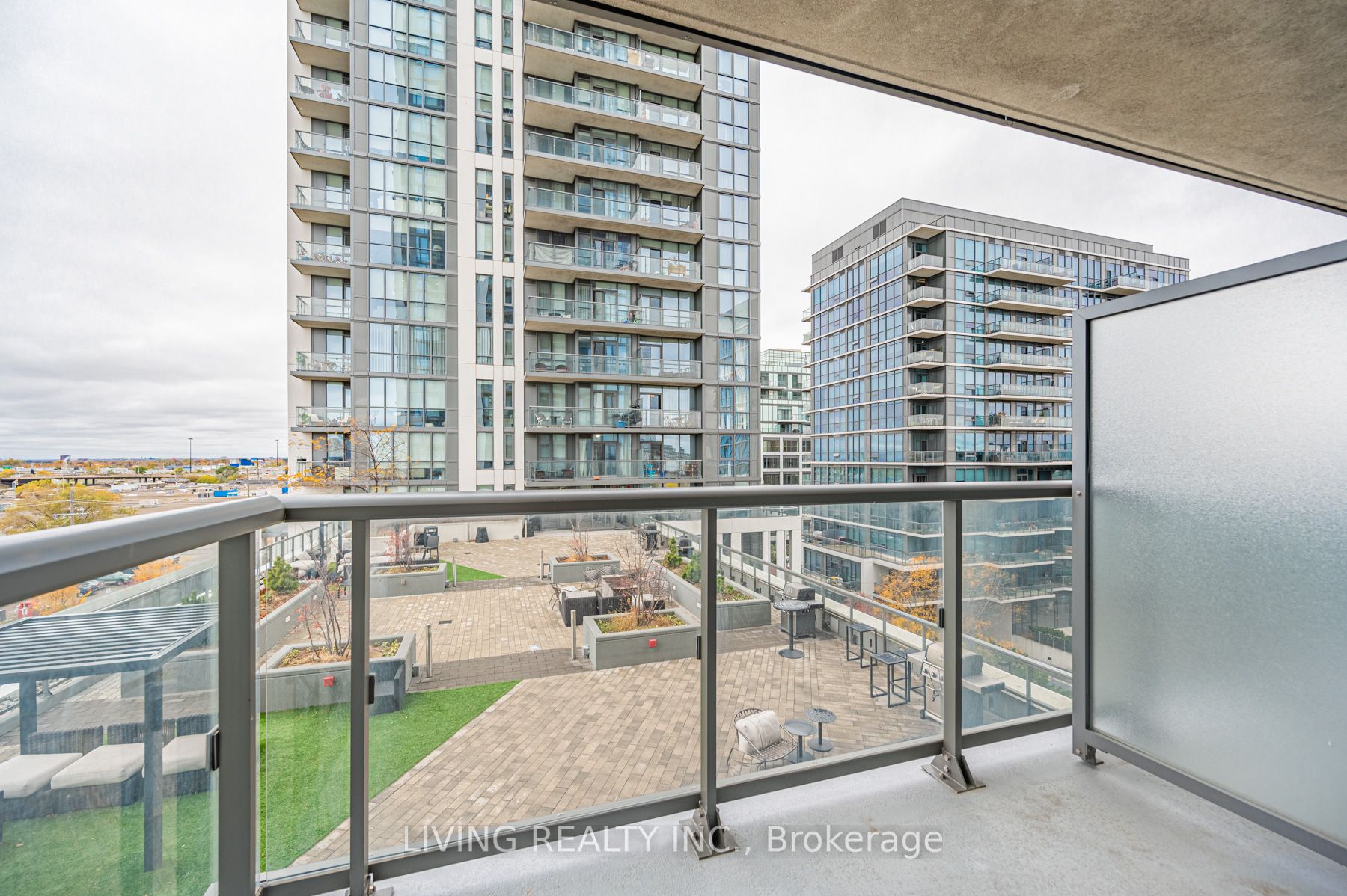 17 Zorra St, #510