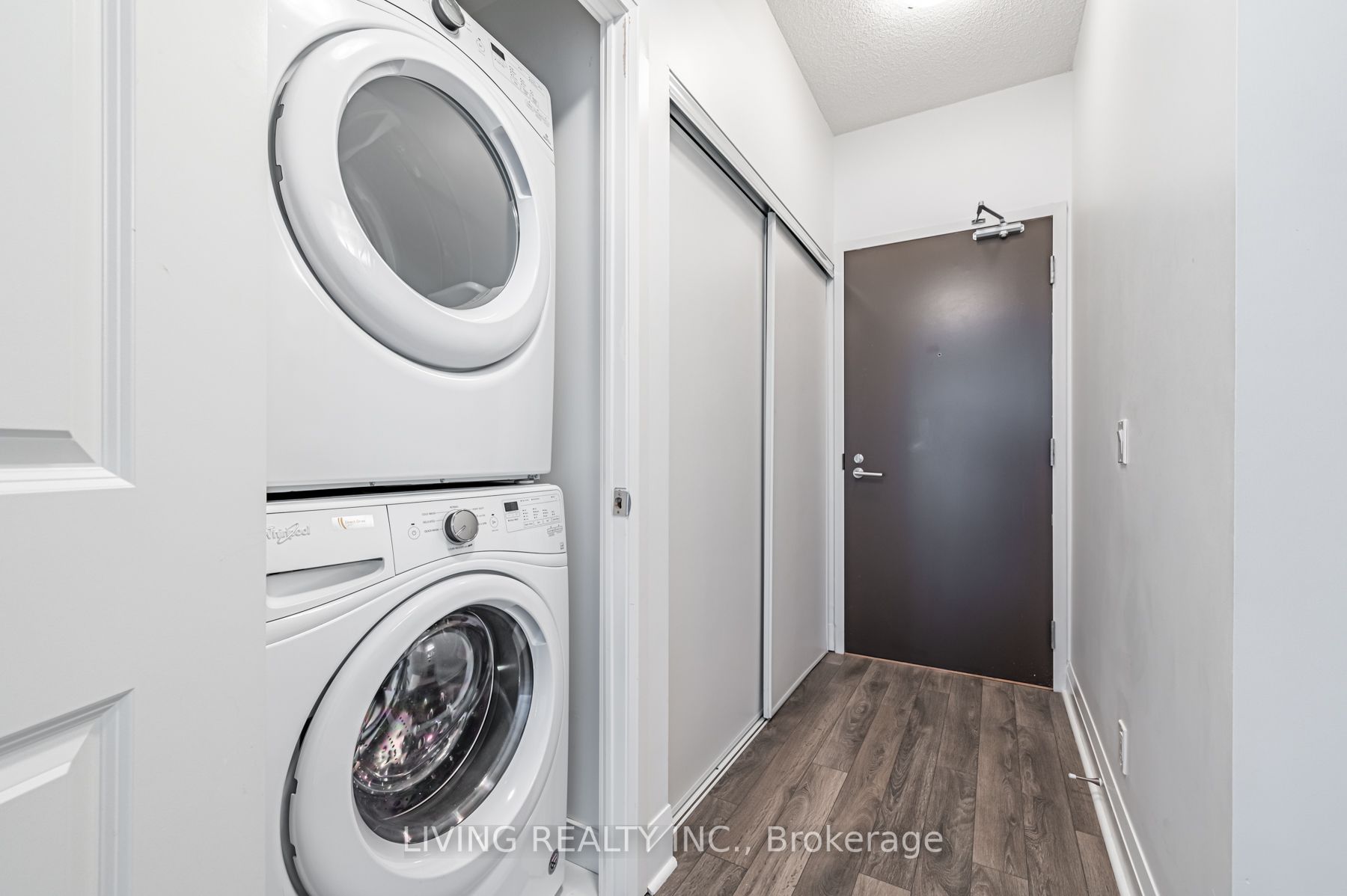 17 Zorra St, #510