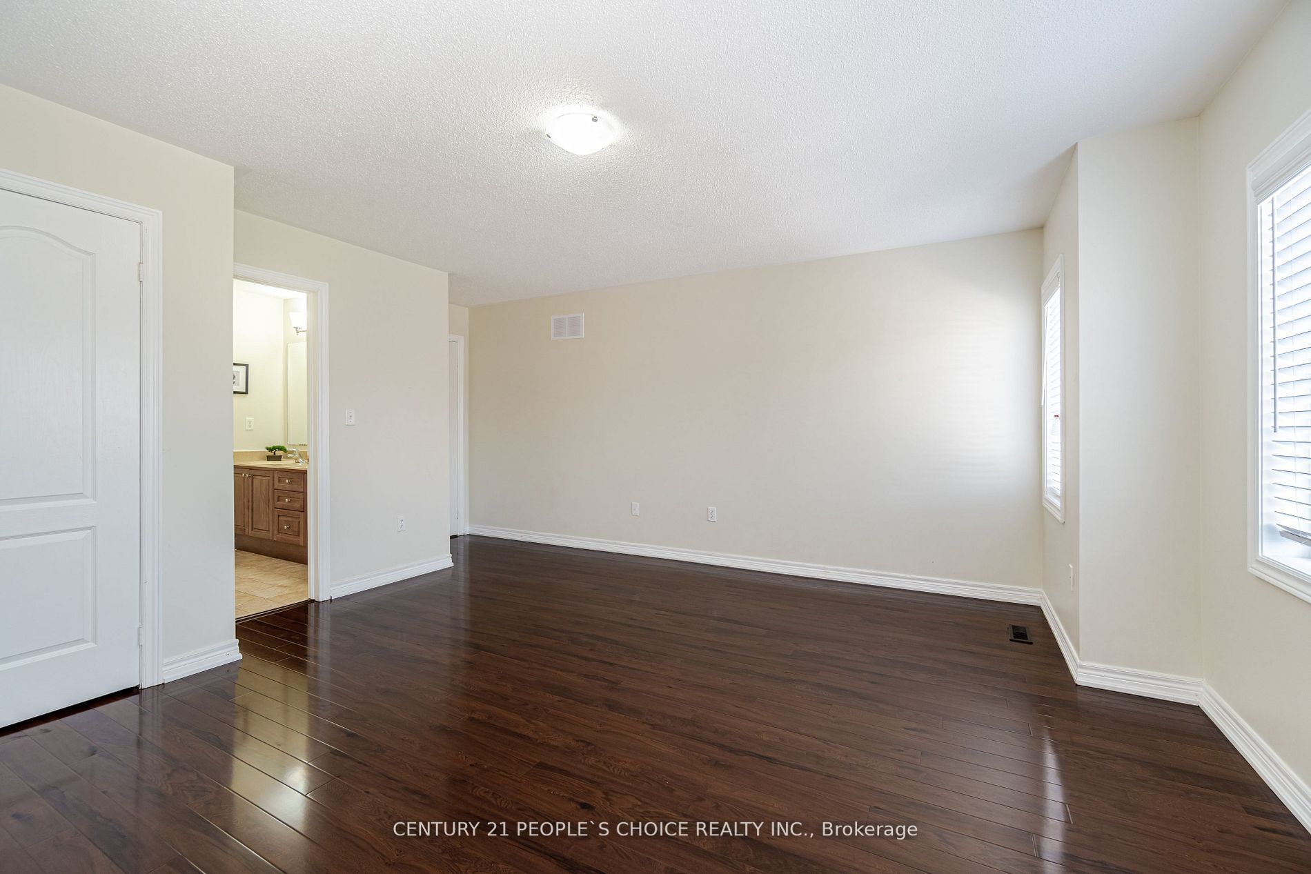 19 Dovehaven Crescent
