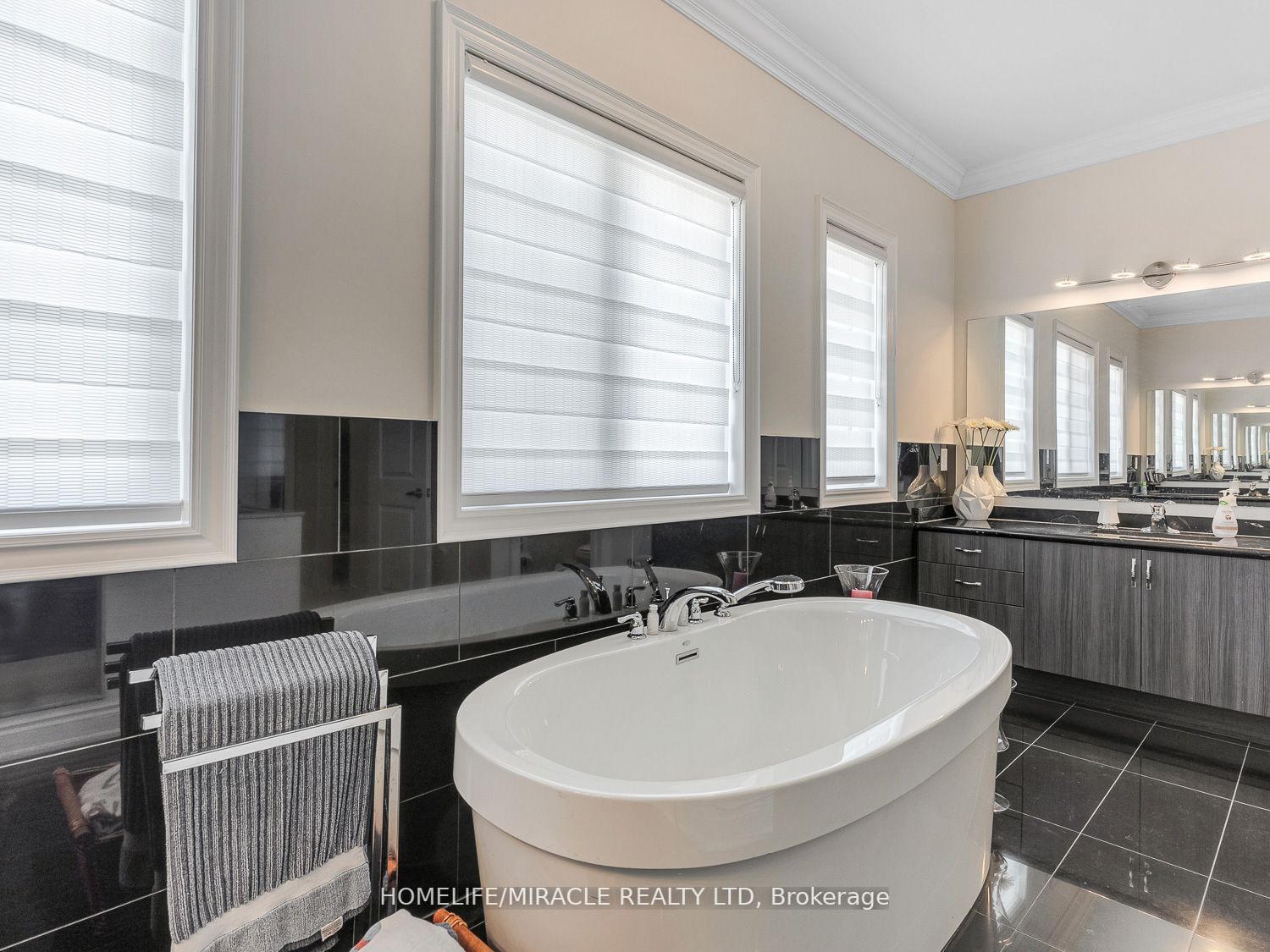 3257 Charles Biggar Dr
