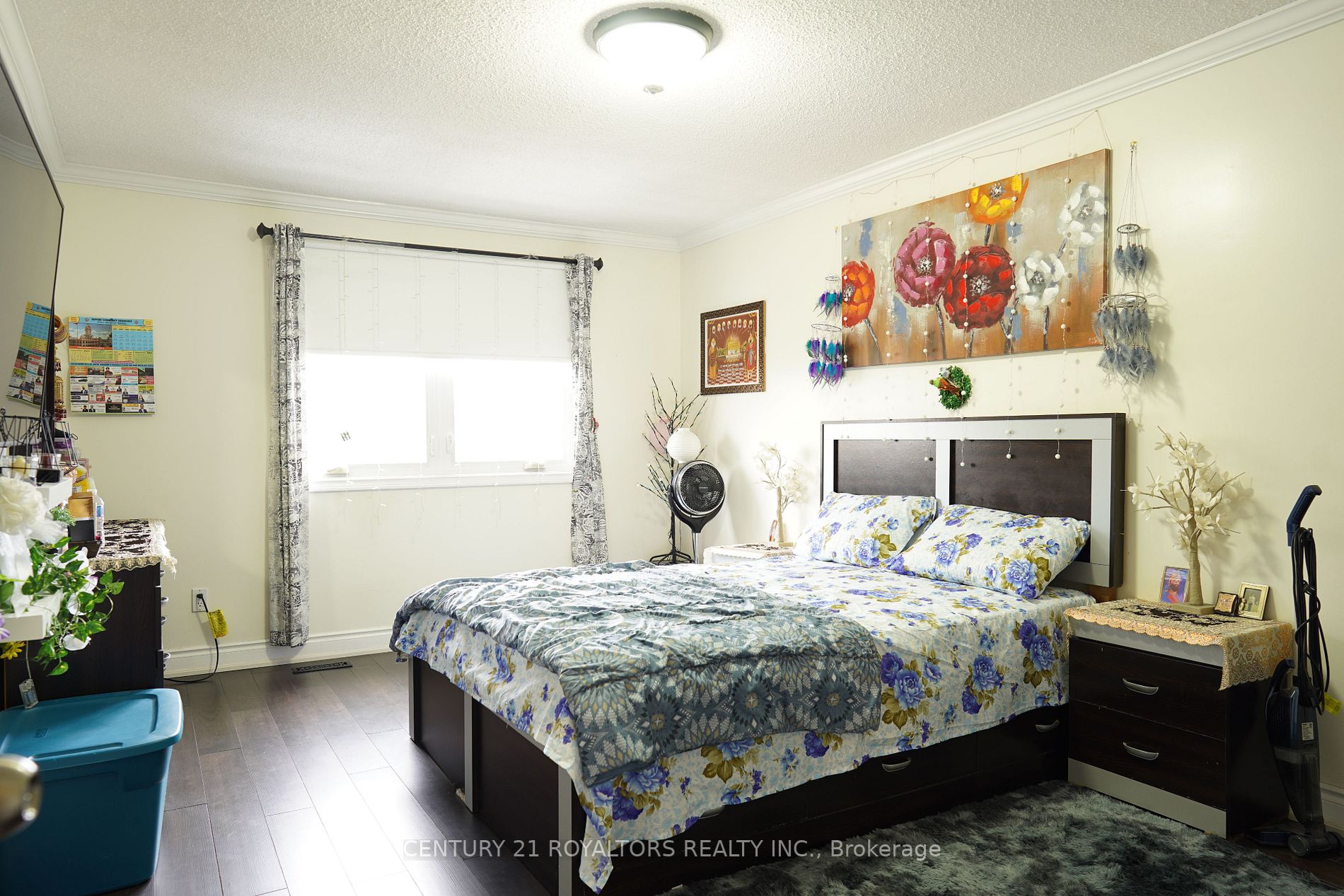 30 Saint Tropez Crt