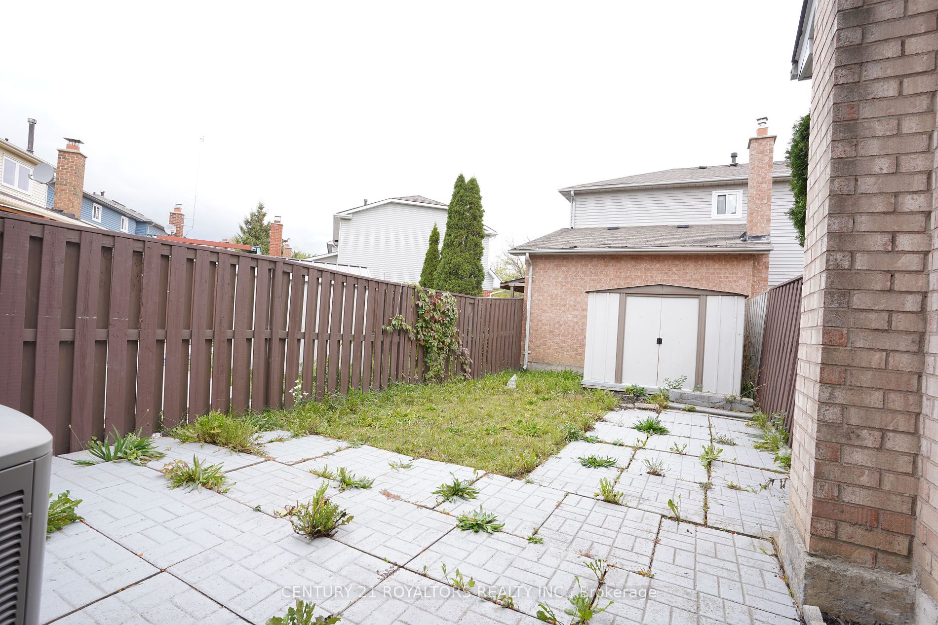 30 Saint Tropez Crt