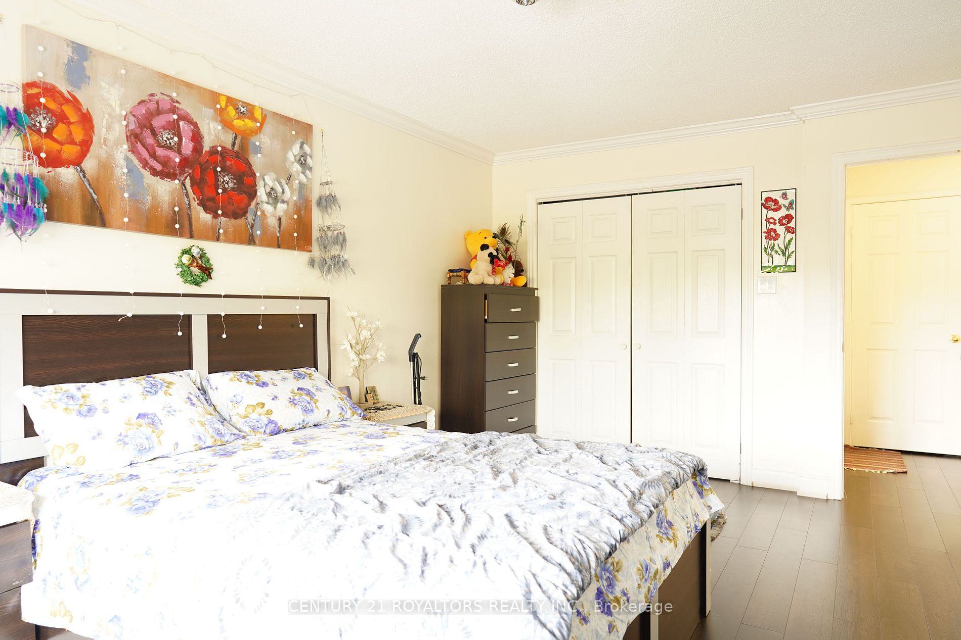 30 Saint Tropez Crt