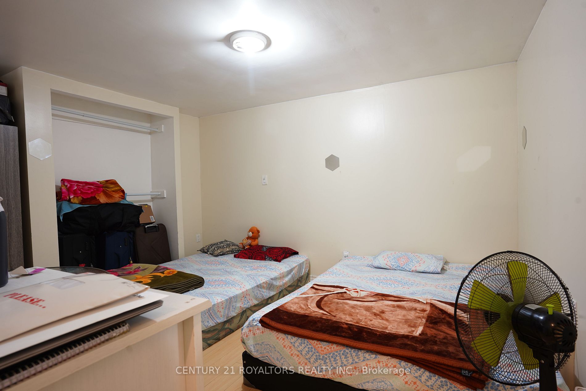 30 Saint Tropez Crt