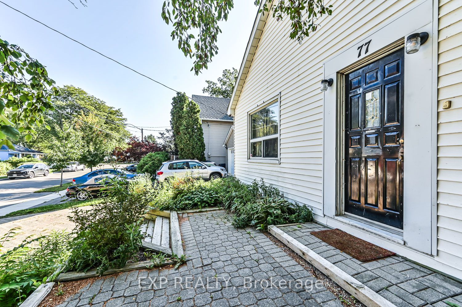 77 James St