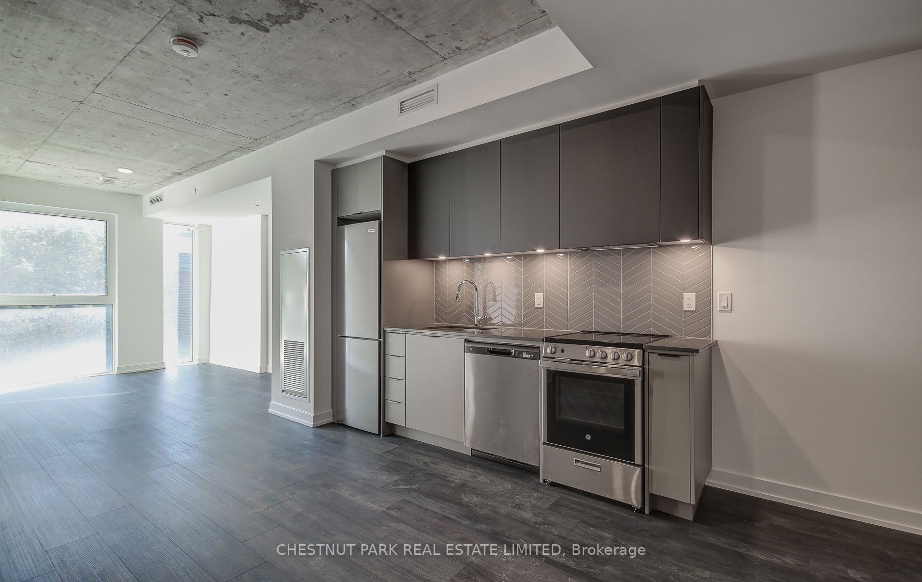 57 Brock Ave, #201