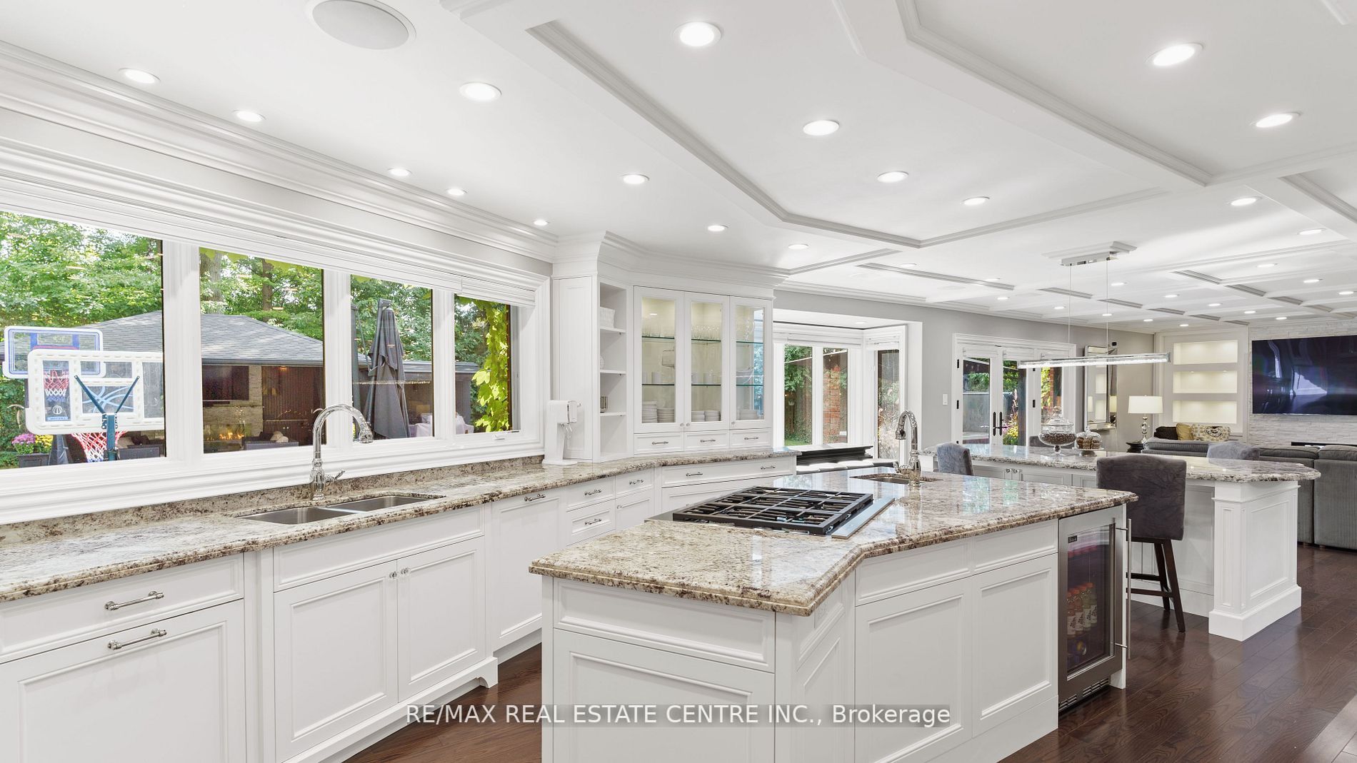 3638 St.Laurent Court