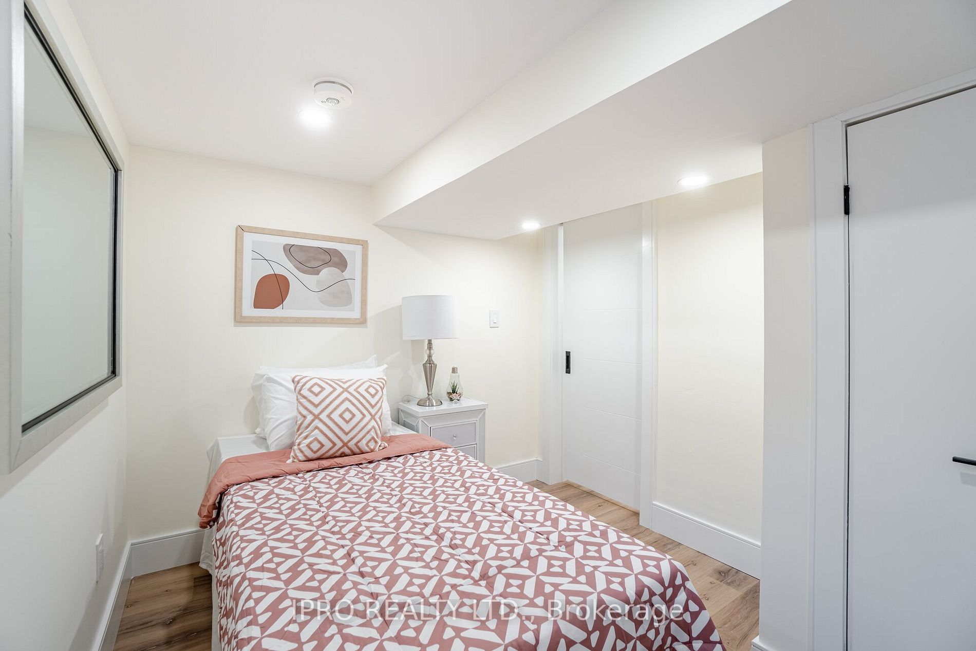 5 Arkley Cres