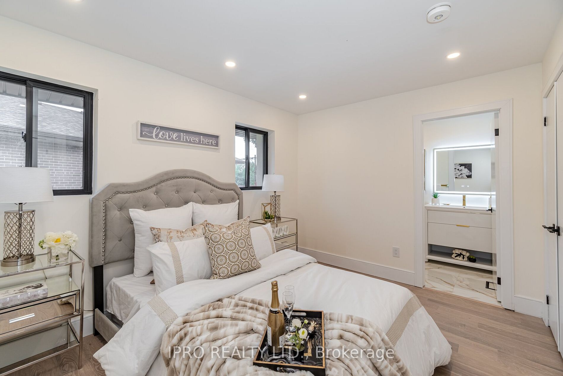 5 Arkley Cres