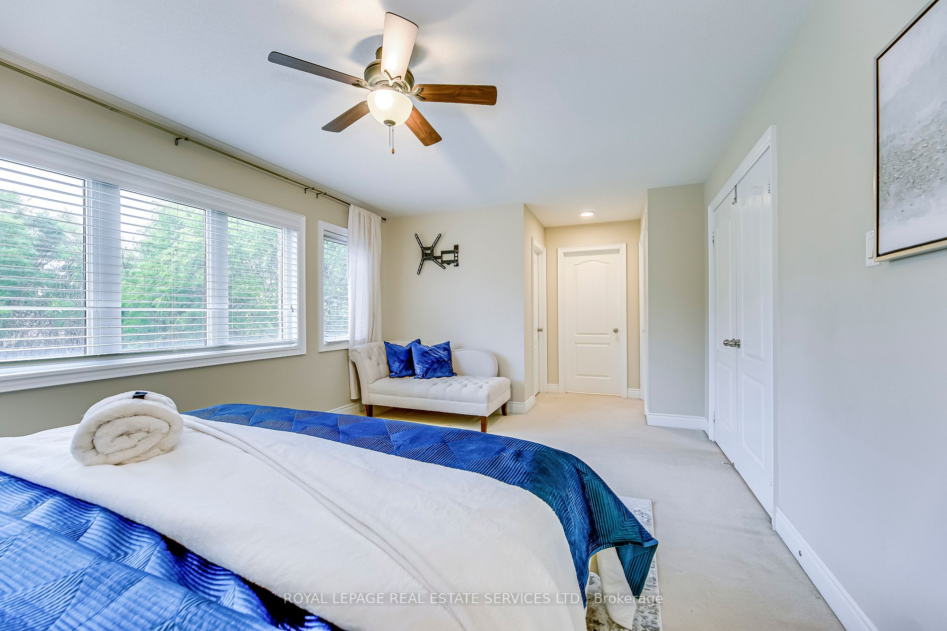 1215 Jezero Cres