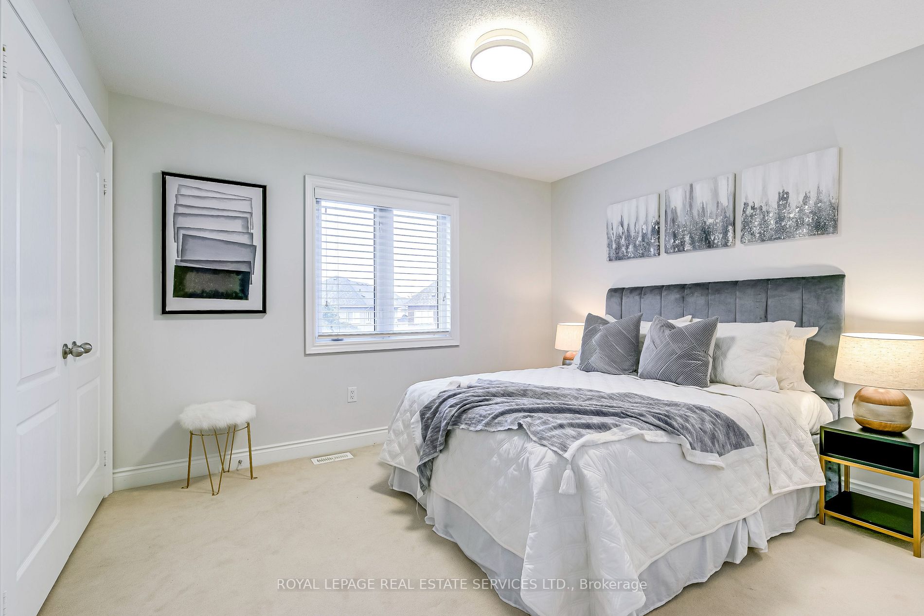 1215 Jezero Cres