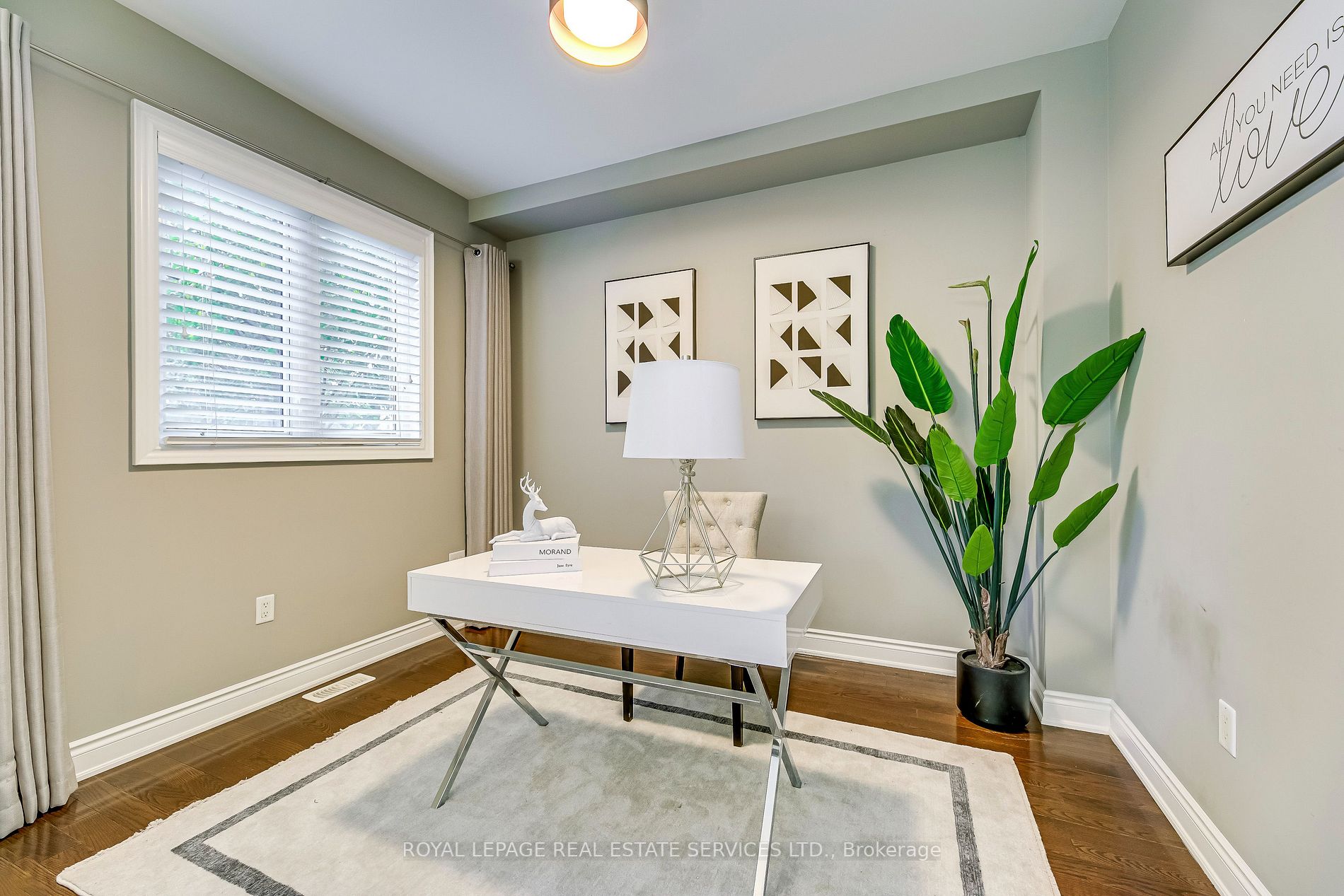 1215 Jezero Cres